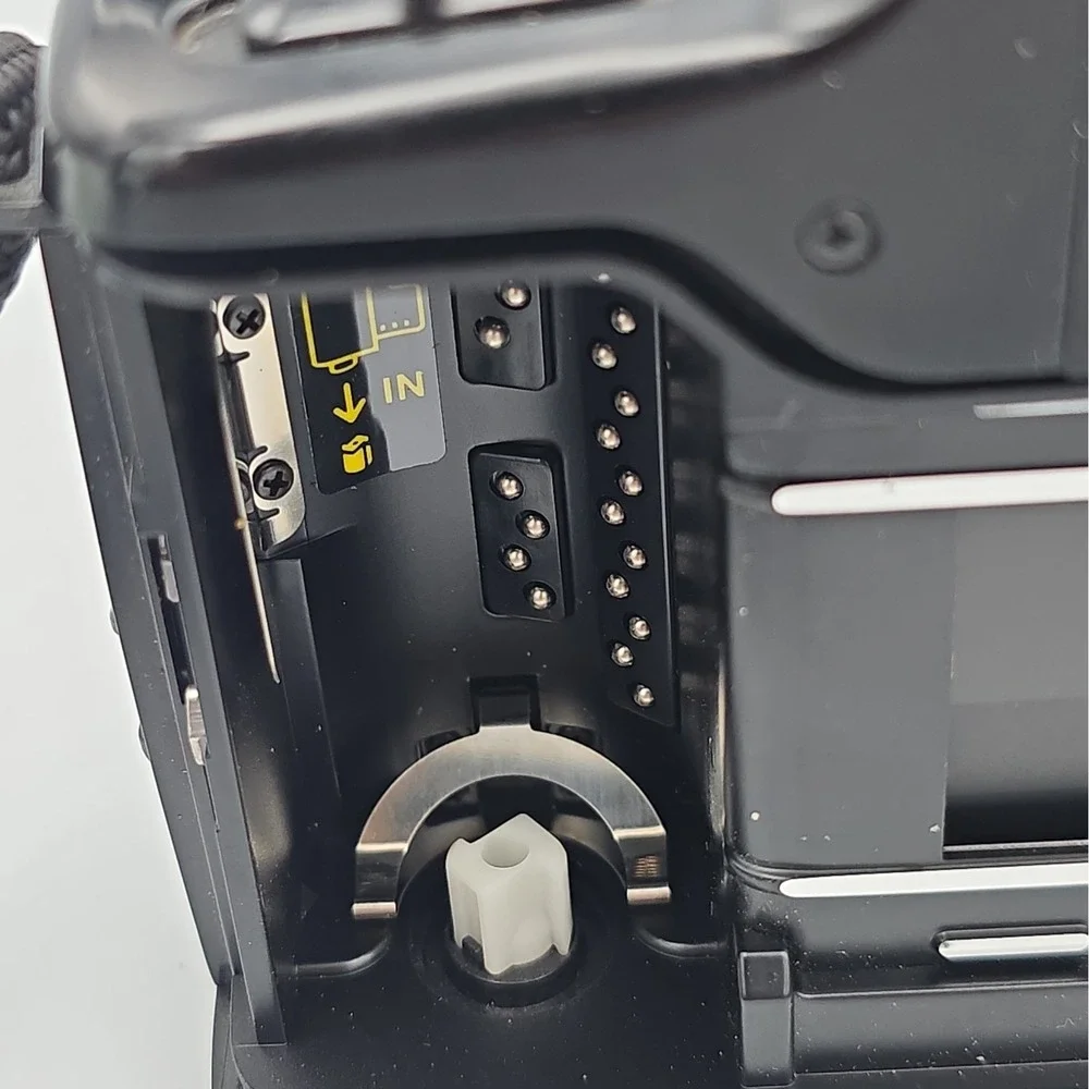 Minolta Maxxum 7000i 35mm Film SLR Camera UNTESTED Data Back DB-7 no battery